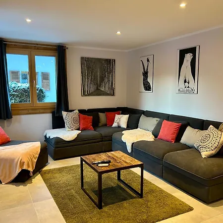 4 Bedroom, 4 Bathroom, Hot Tub, Centre Chamonix