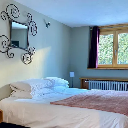 4 Bedroom, 4 Bathroom, Hot Tub, Centre Lägenhet Chamonix